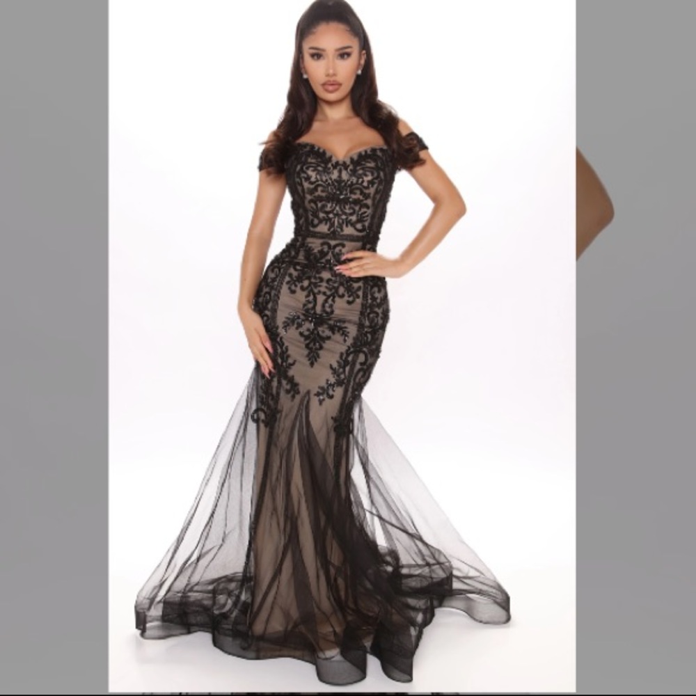 Sexy NWT Fashion Nova sequence dress